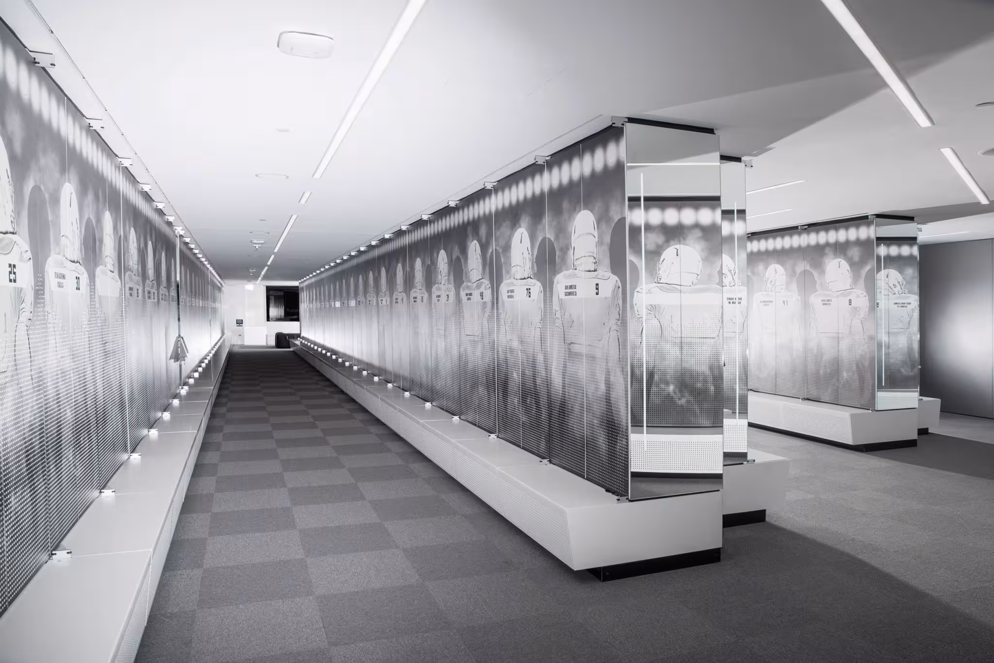 Metra smart football lockers for university of Oregon