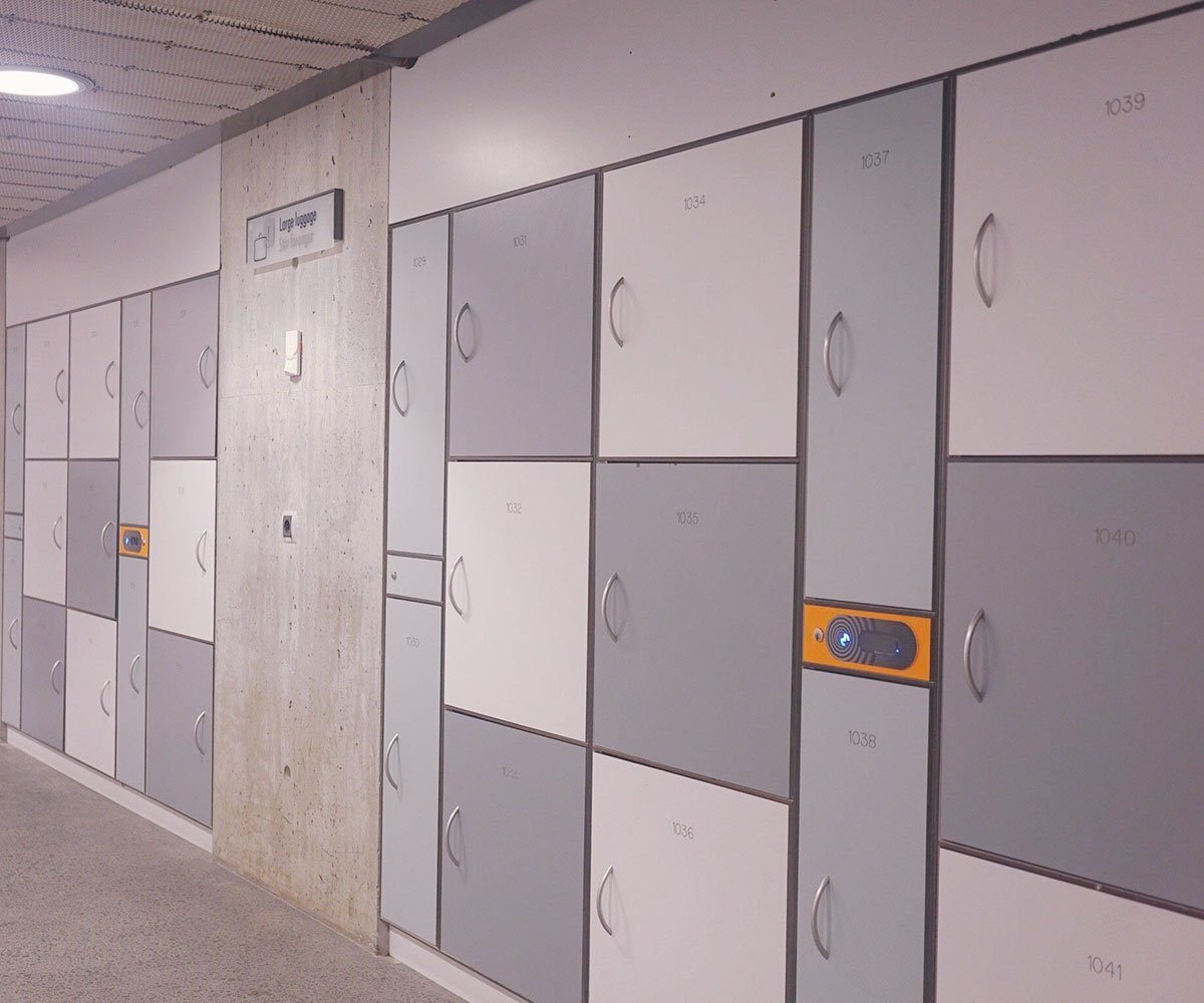 Metra lockers Blue lagoon