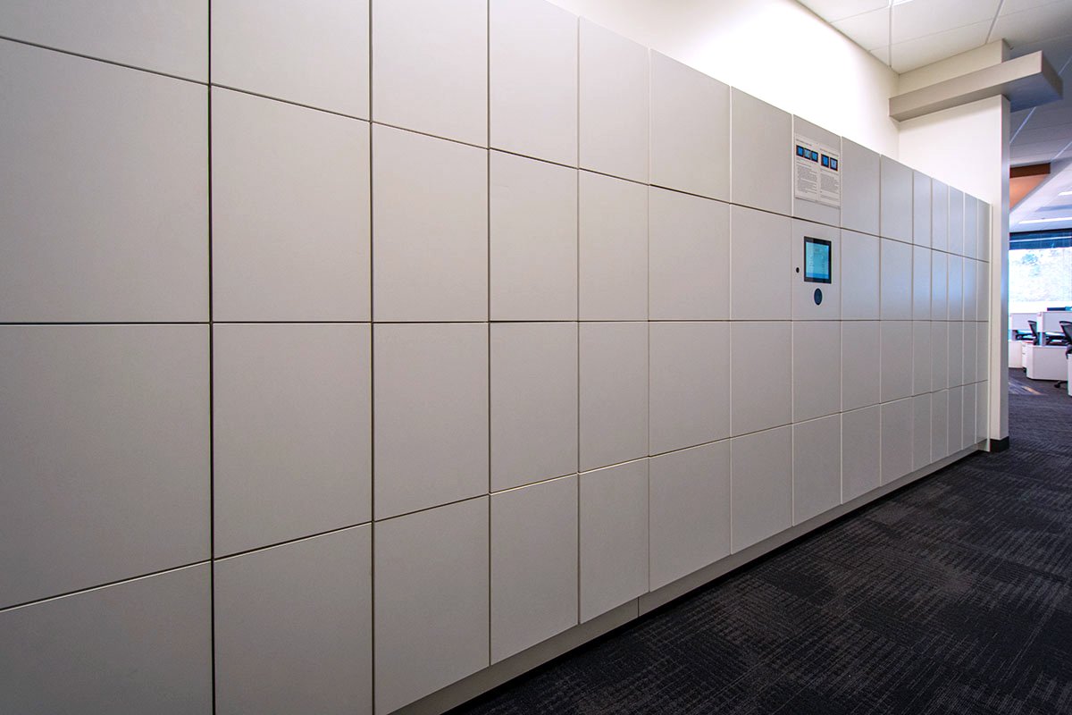 Smart employee Lockers hybrid workplace Smart employee Lockers hybrid workplace