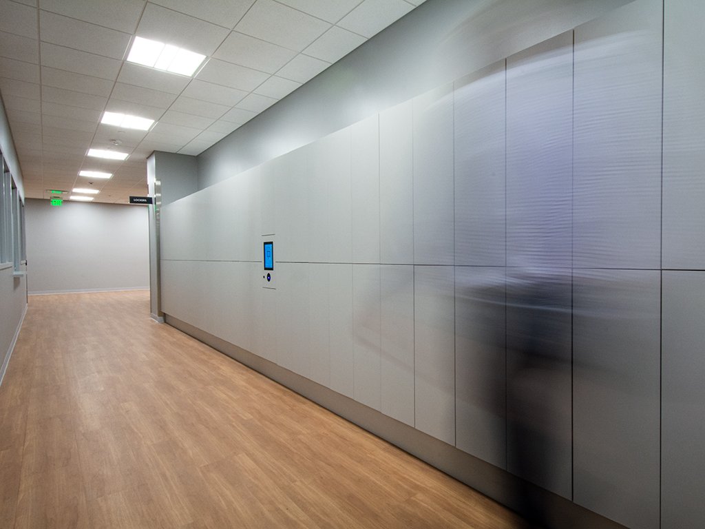 Office-exchange-smart-lockers-metra-2