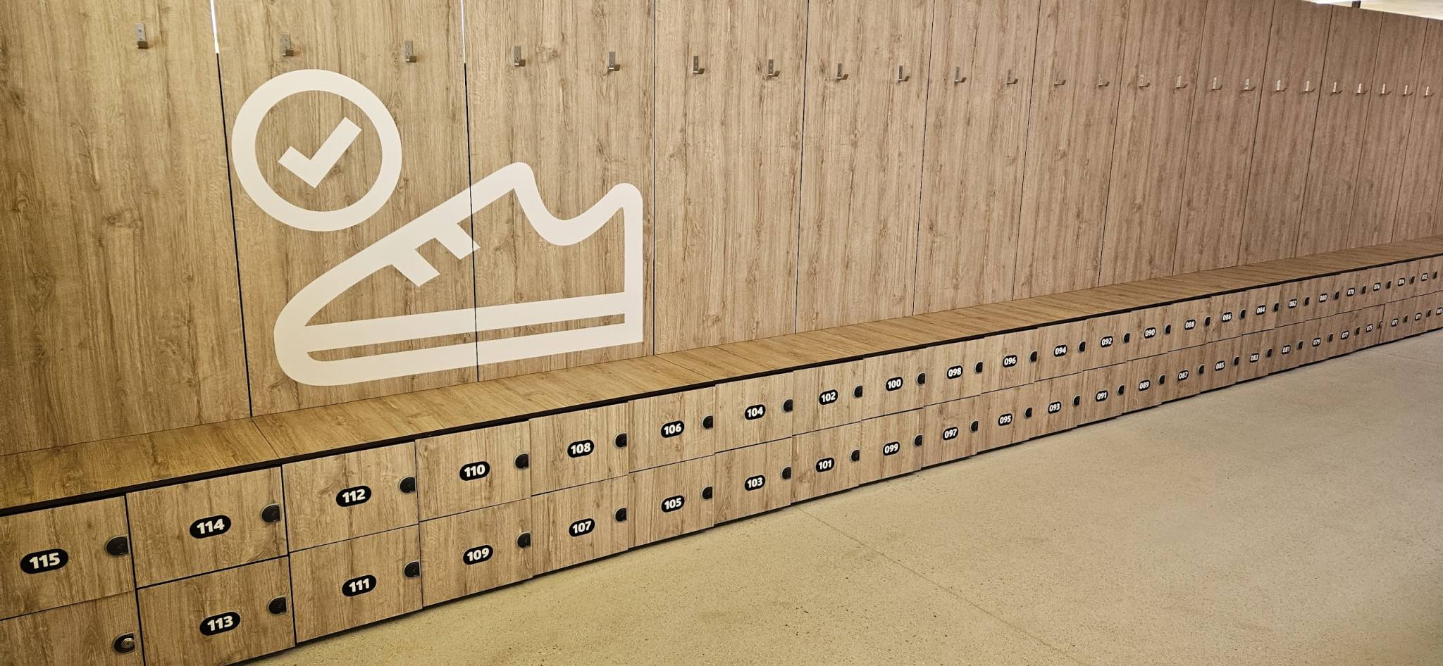 Metra access control and lockers for guests Metra access control and lockers for guests