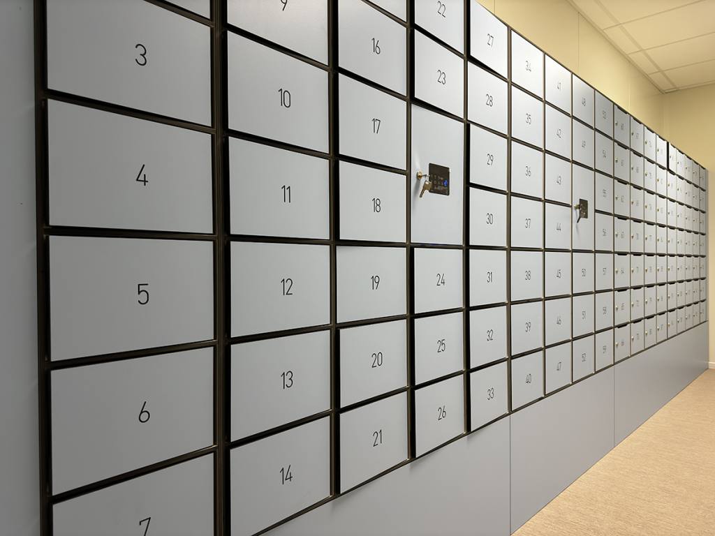 Document exchange lockers iat international port