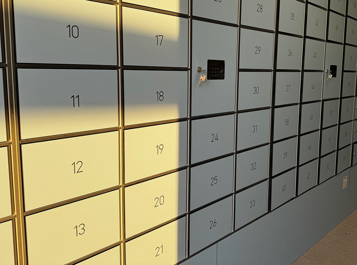 Metra-smart-document-exchange-lockers-expediters-ships-port