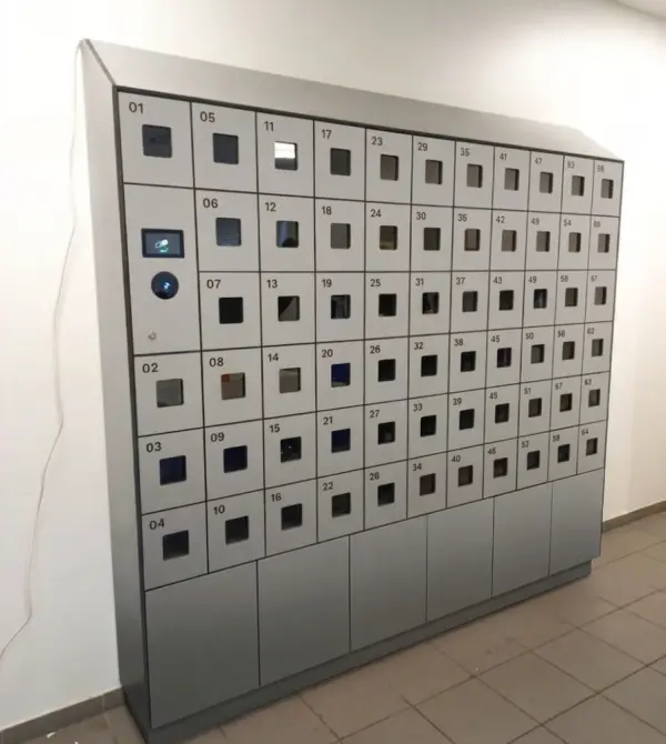 Offline plug and play smart lockers for mobile phones storage in a factory Offline plug and play smart lockers for mobile phones storage in a factory