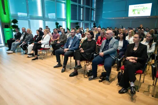 plug & play pametni sistem za omarice nagrada za inovacijo 2026 2 plug & play pametni sistem za omarice nagrada za inovacijo GZS 2026